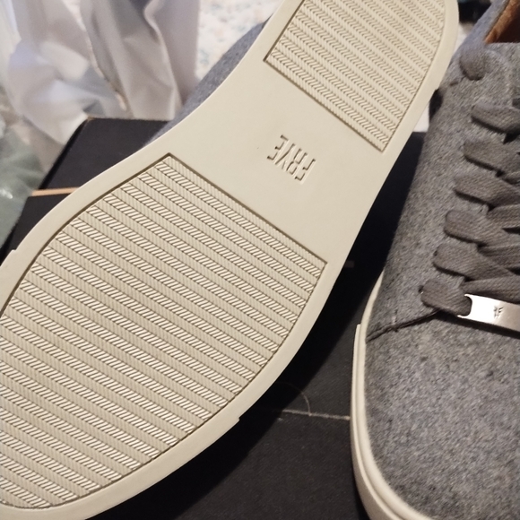 New Frye women's  sneaker New Gray Size 9M - Picture 8 of 10